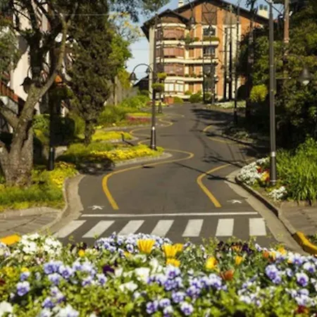 Grey House, Proximo A Gramado E Ao Templo Budista Tres Coroas Exterior photo