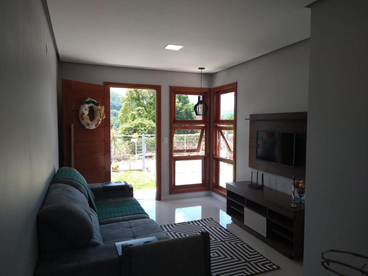 Holiday home Grey House, Proximo A Gramado E Ao Templo Budista